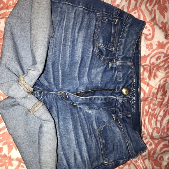 American Eagle Jean Shorts size 2 - Picture 1 of 4